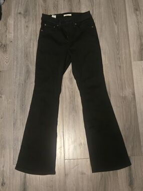 Levi's Black Flare Women's Jeans - Classic High-Rise Fit